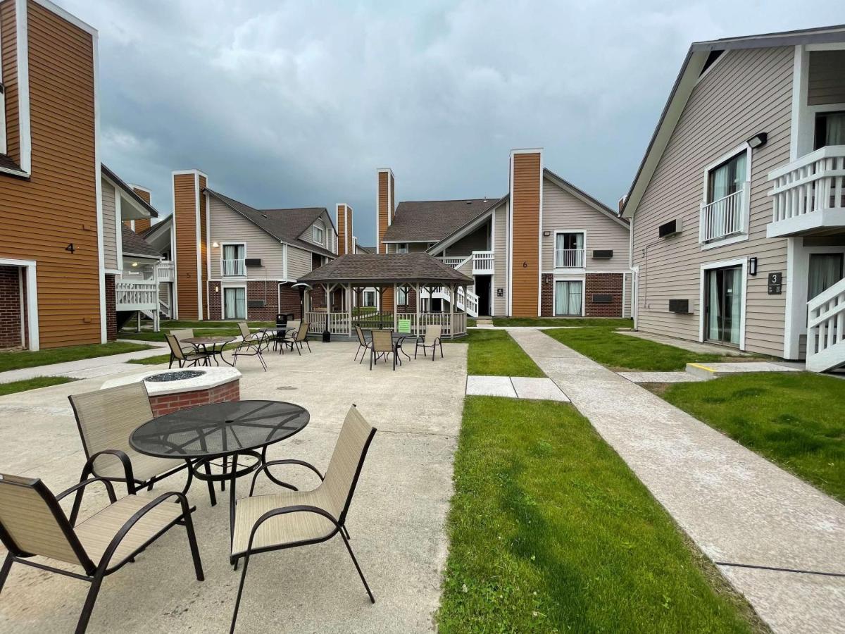 Best Western Fishkill Inn & Suites Exterior photo