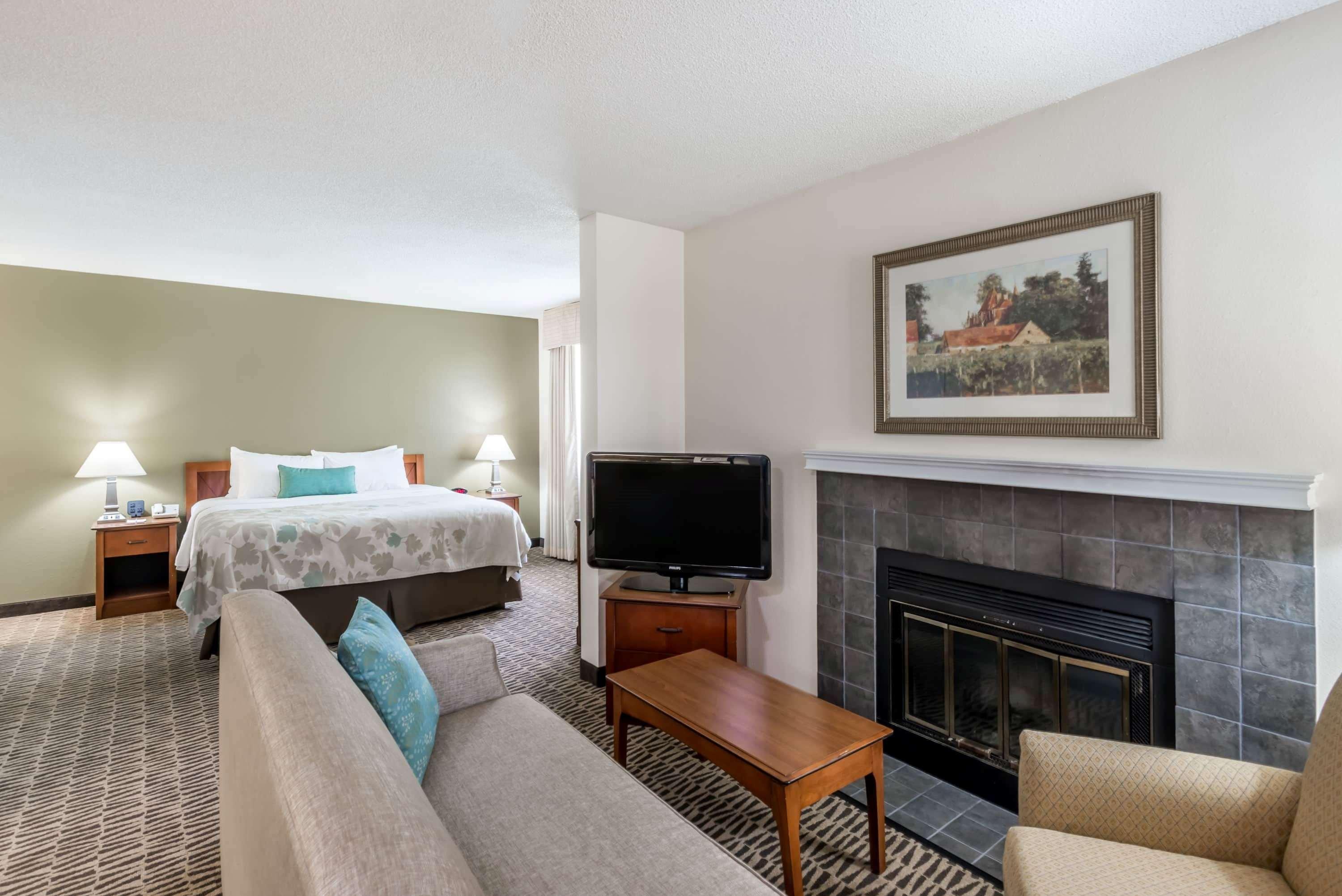 Best Western Fishkill Inn & Suites Exterior photo